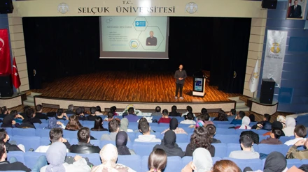 Selçuk Üniversitesinde bulut teknolojileri ve ‘cloud computing dünyası’ anlatıldı